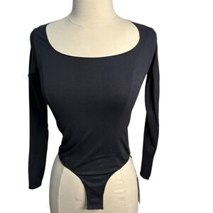 Brand New SKIMS Bodysuit!